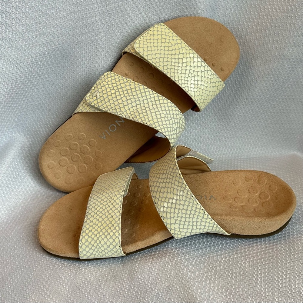 NWOT Vionic Randi Slides Sandals Cream Lizard Size 7
